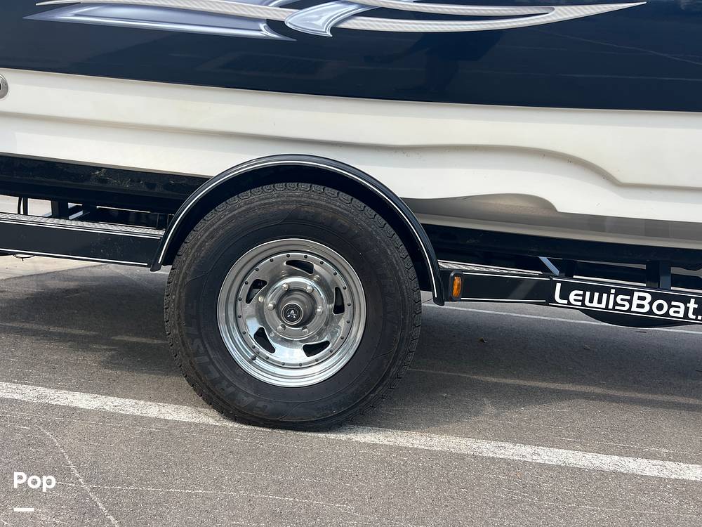 Slide: The Image of Trailer Tires - 13145552