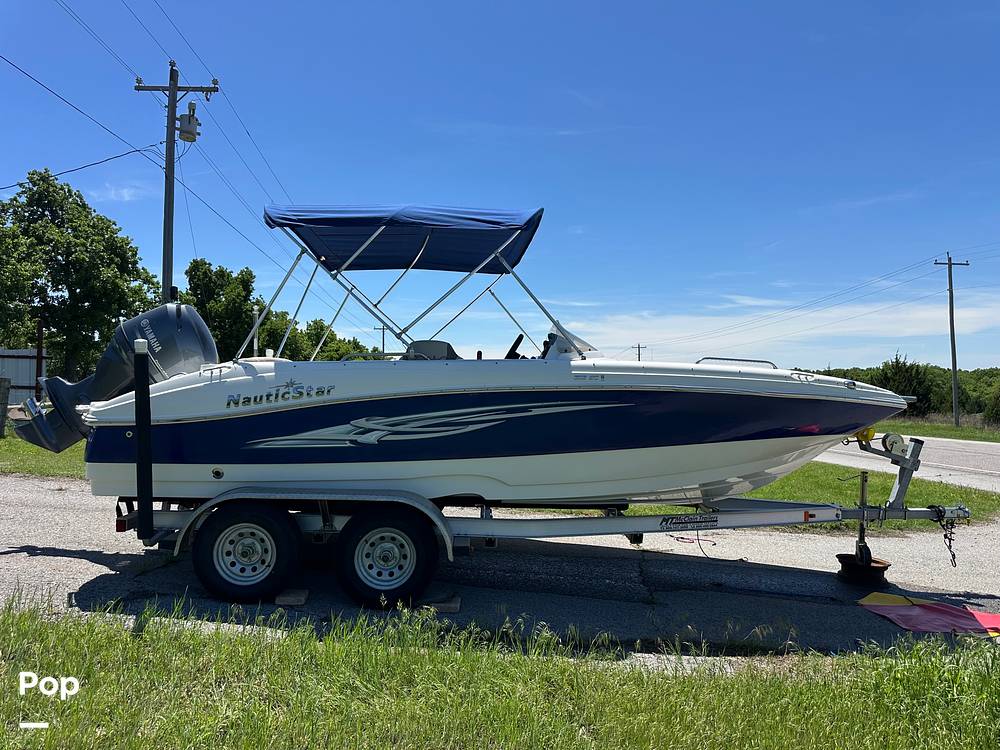 Slide: The Image of NauticStar 203SC Sport Deck 2014 - 15414369
