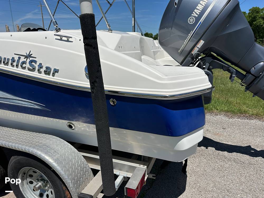 Slide: The Image of NauticStar 203SC Sport Deck 2014 - 15414428