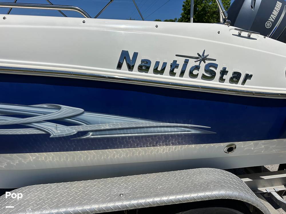 Slide: The Image of NauticStar 203SC Sport Deck 2014 - 15414430