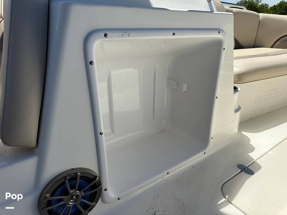 Slide: The Image of NauticStar 203SC Sport Deck 2014 - 15414490