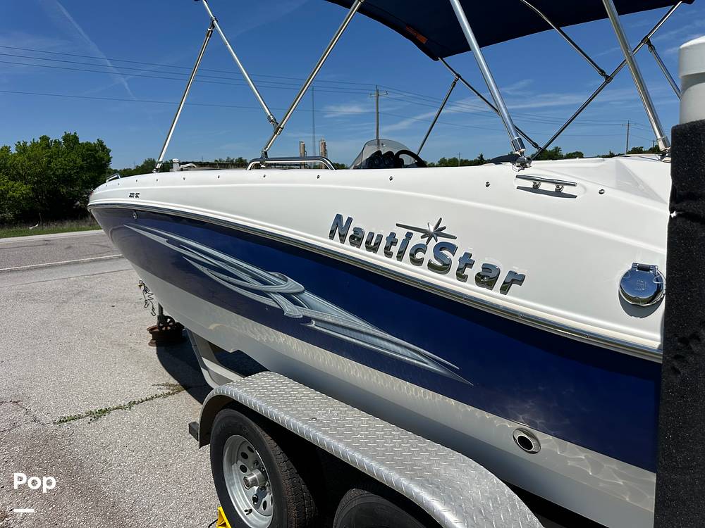 Slide: The Image of NauticStar 203SC Sport Deck 2014 - 15414511