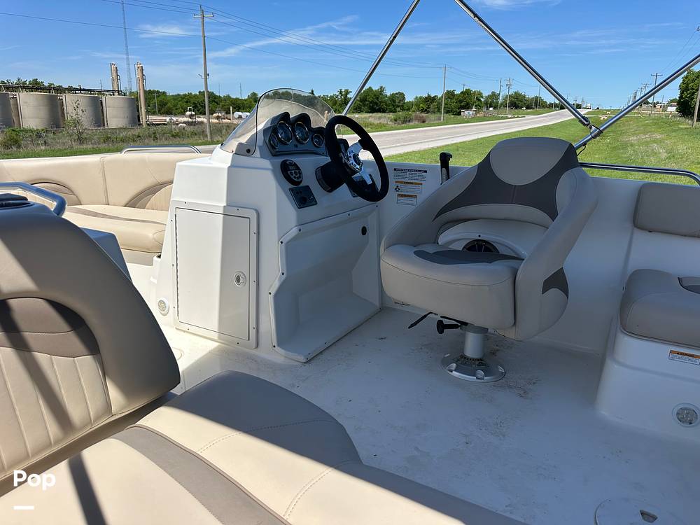 Slide: The Image of NauticStar 203SC Sport Deck 2014 - 15414513
