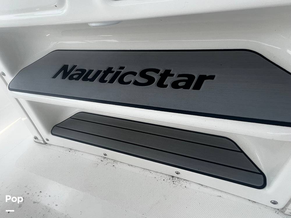Slide: The Image of NauticStar 2102 Legacy 2016 - 15250936