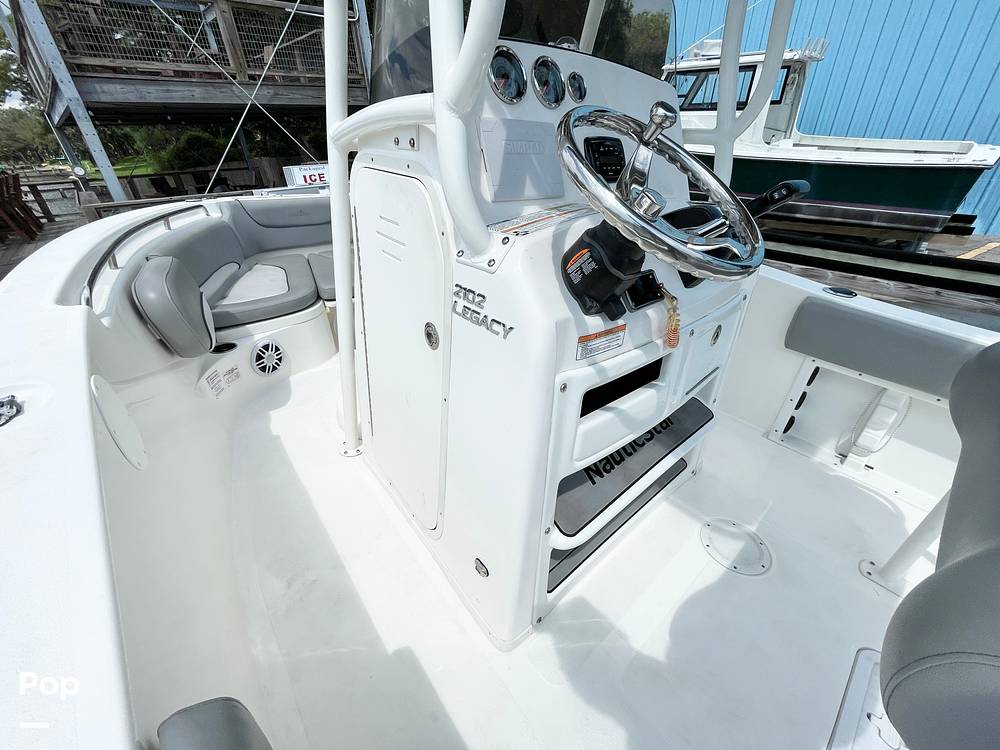 Slide: The Image of NauticStar 2102 Legacy 2022 - 14723565