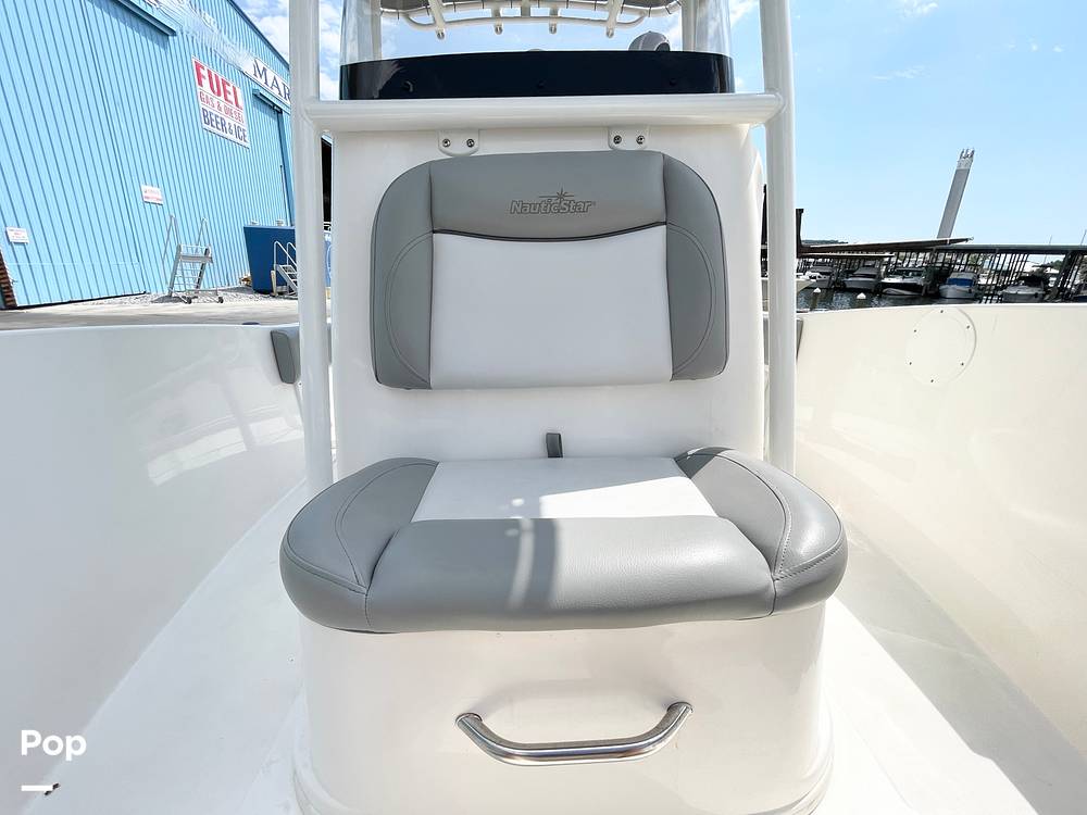 Slide: The Image of Forward Console Seat - 14723573