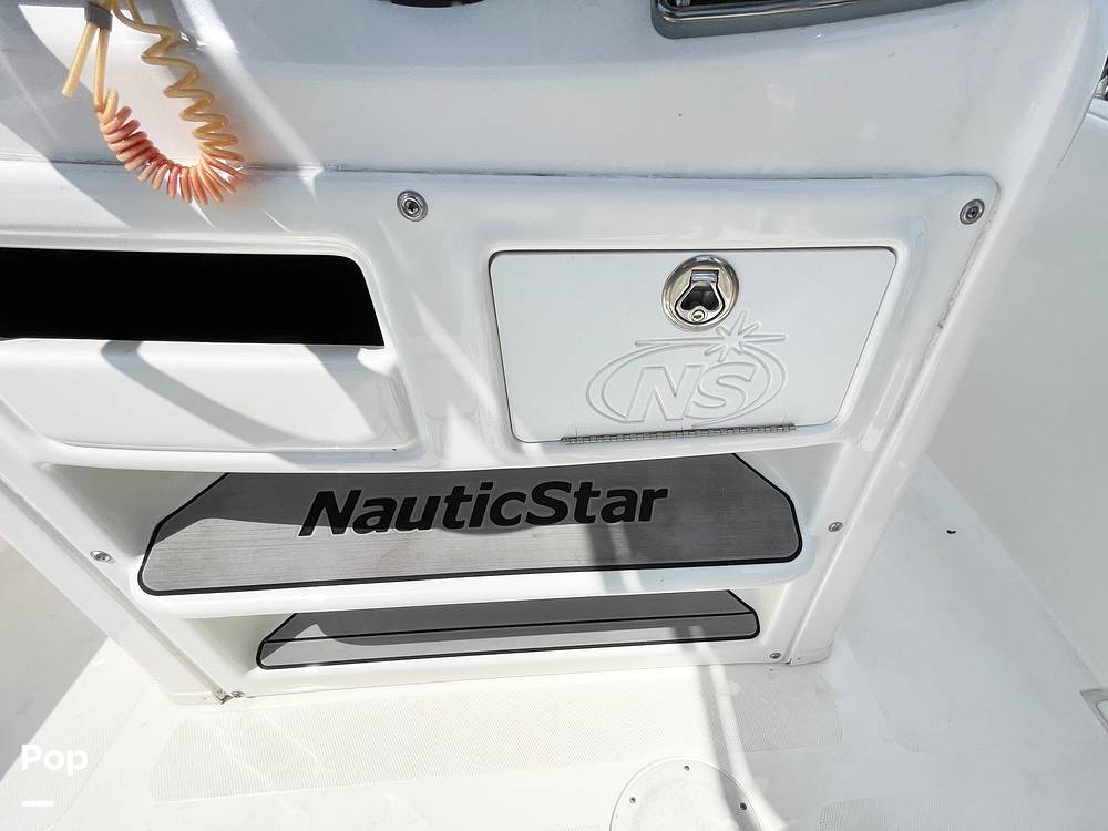 Slide: The Image of NauticStar 2102 Legacy 2022 - 14723582