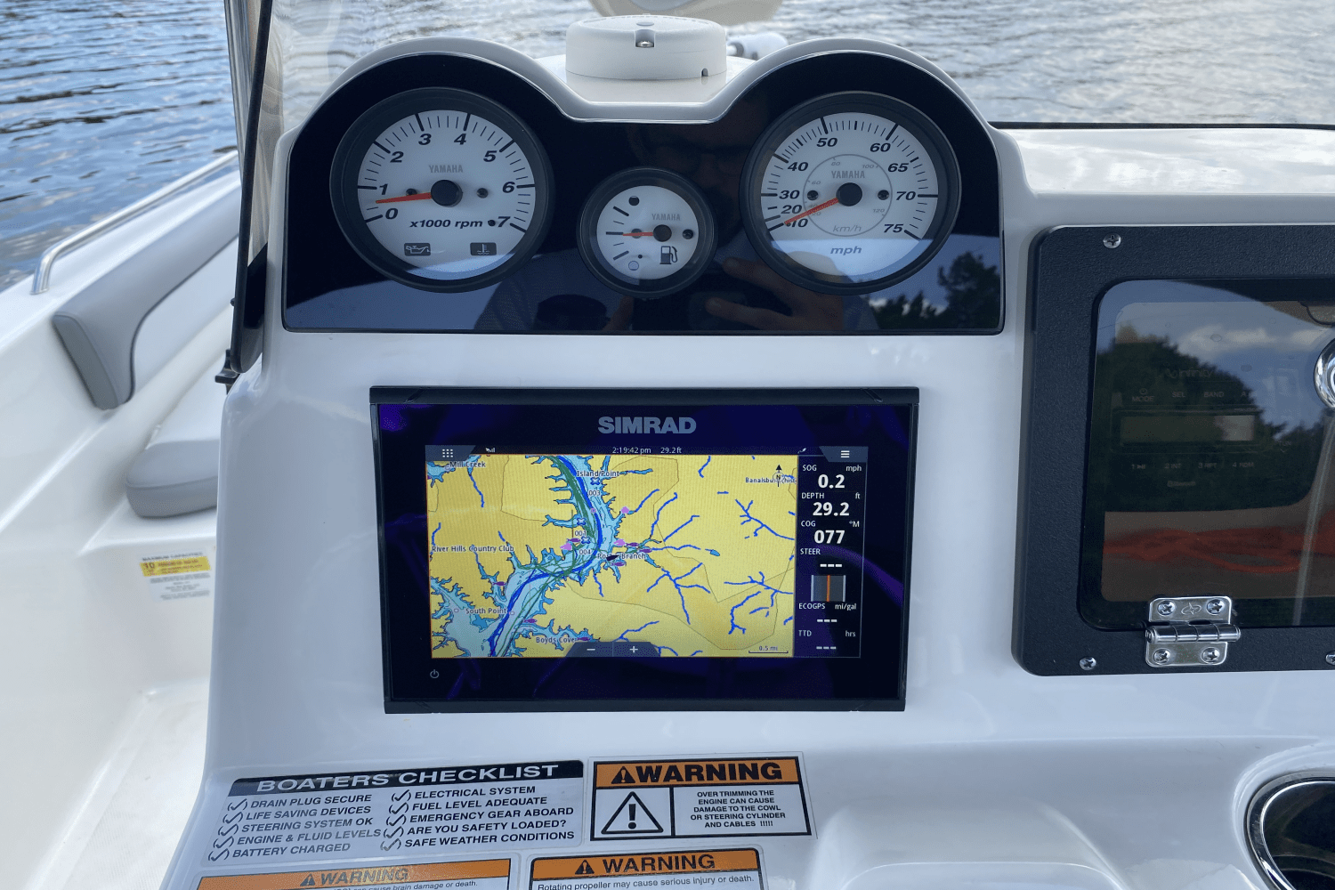 Slide: The Image of NauticStar 211 HYBRID 2021 - 19