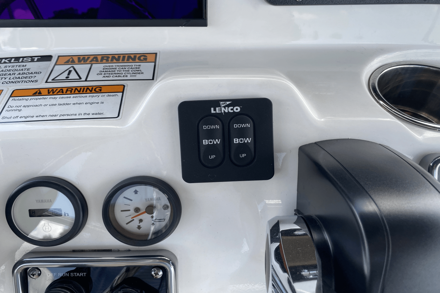 Slide: The Image of NauticStar 211 HYBRID 2021 - 22