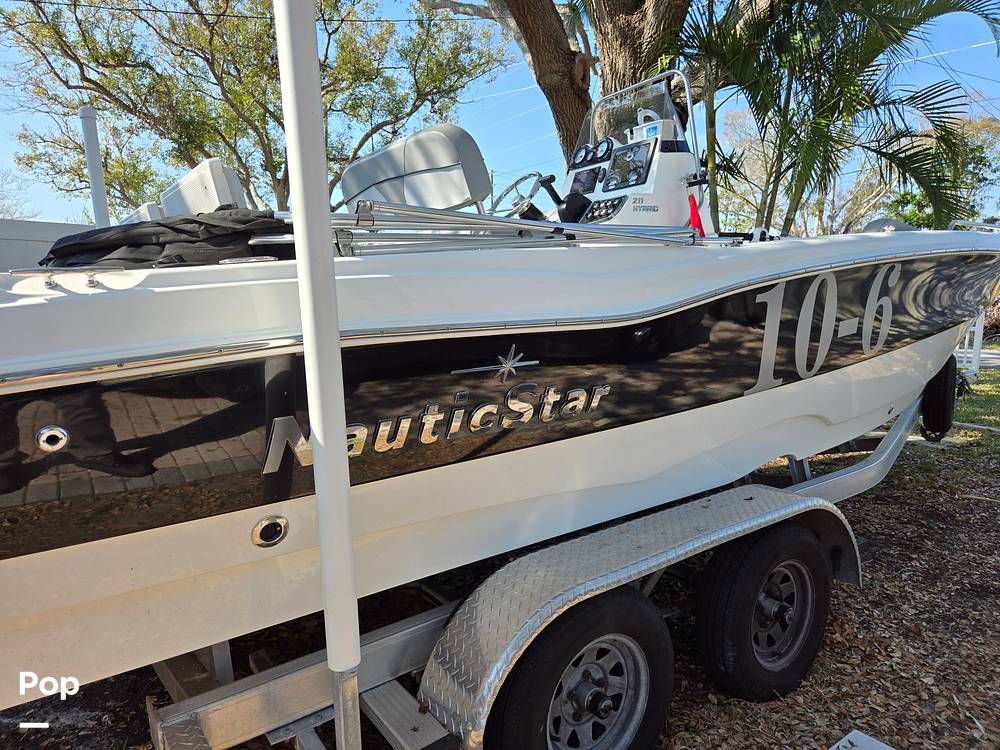 Slide: The Image of NauticStar 211 Hybrid 2021 - 15143462