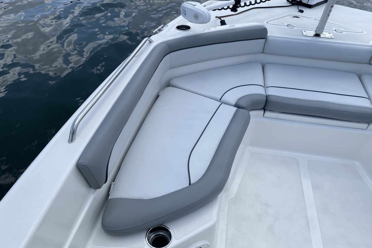Slide: The Image of NauticStar 211 HYBRID 2021 - 7
