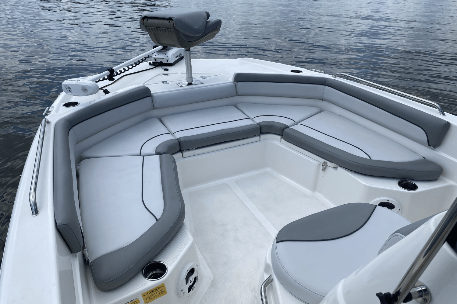 Slide: The Image of NauticStar 211 HYBRID 2021 - 9