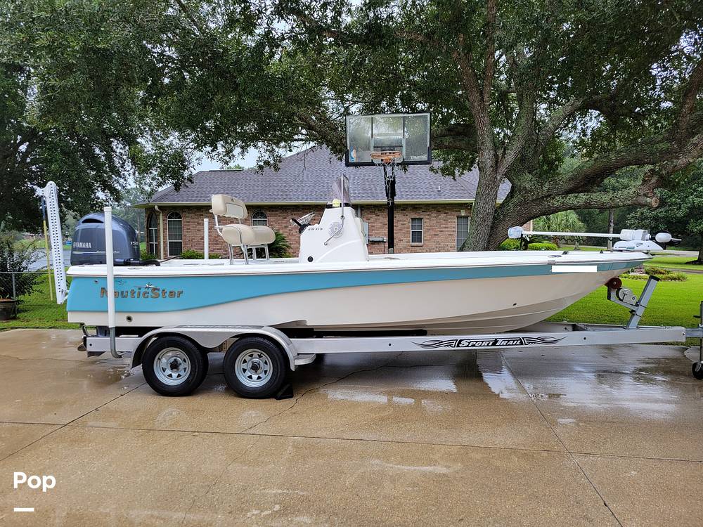 Slide: The Image of NauticStar 215XTS 2018 - 14725766