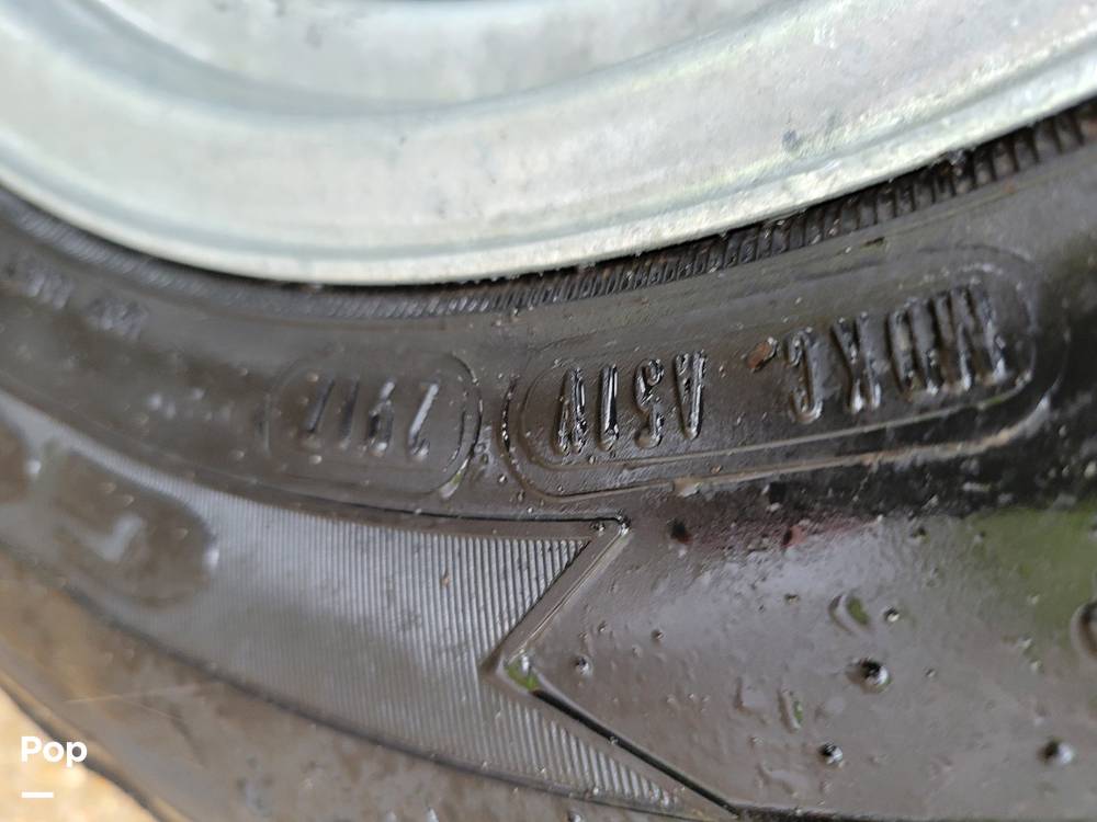 Slide: The Image of Tire Date Code - 14725835