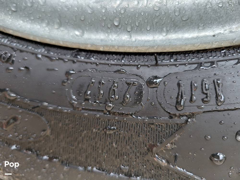 Slide: The Image of Tire Date Code - 14725840