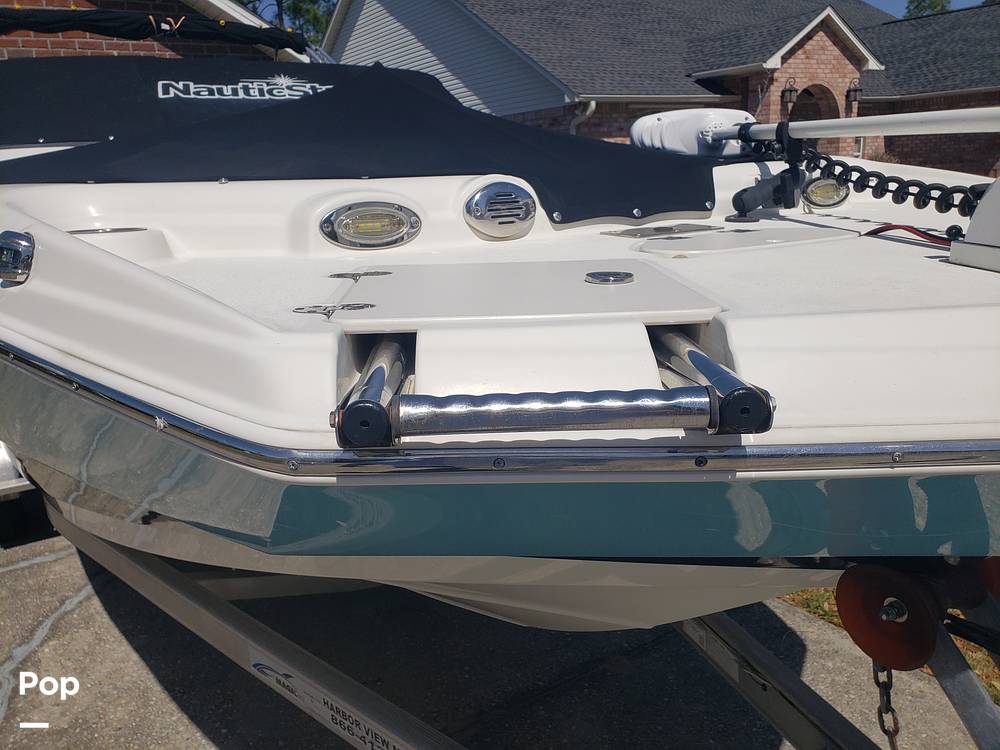 Slide: The Image of NauticStar 223DC 2019 - 15216551