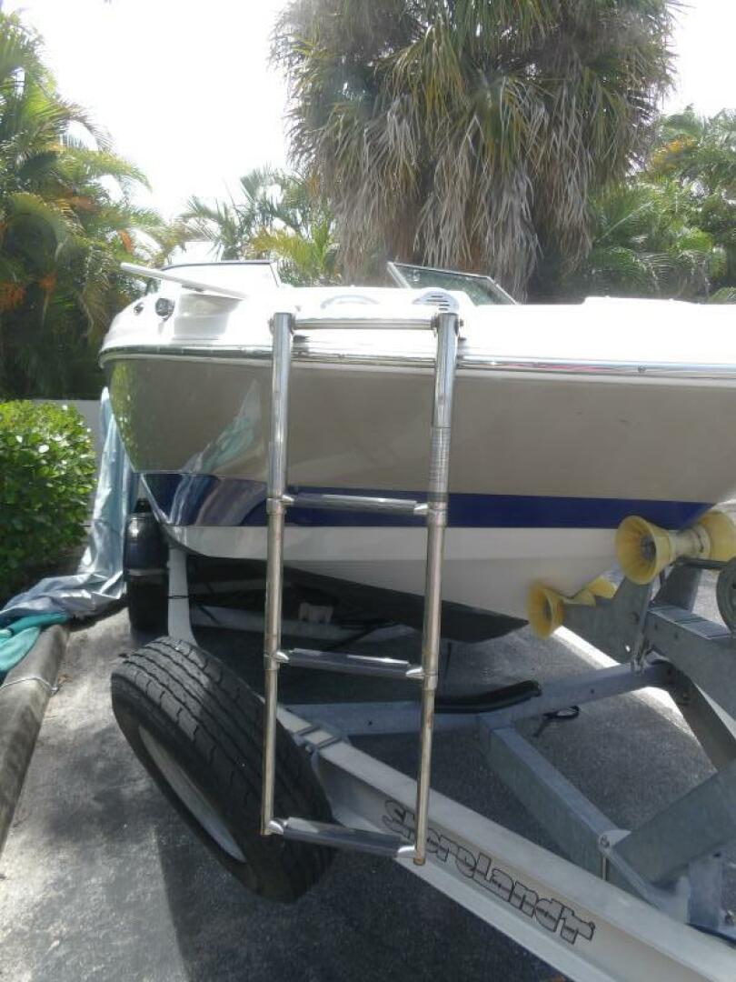 Slide: The Image of NauticStar 223DC Sport Deck 2017 - 4643535