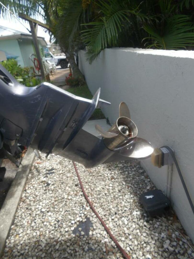 Slide: The Image of NauticStar 223DC Sport Deck 2017 - 4643538