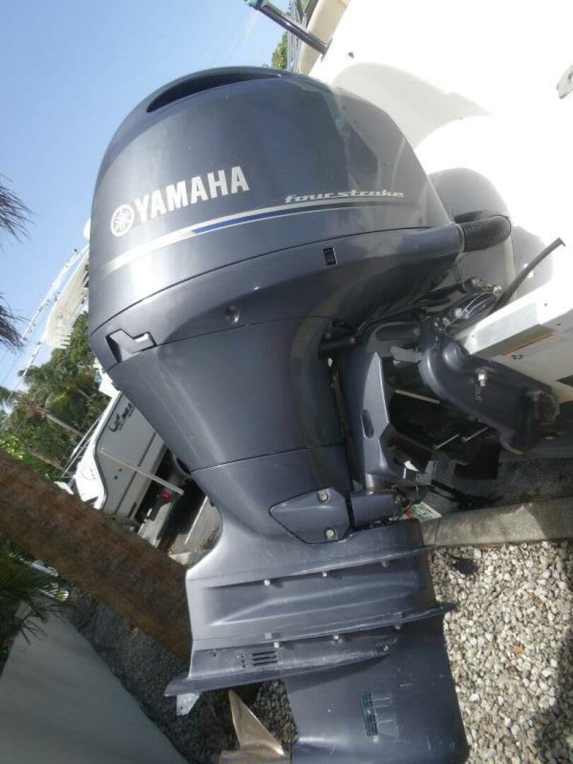 Slide: The Image of NauticStar 223DC Sport Deck 2017 - 4643539