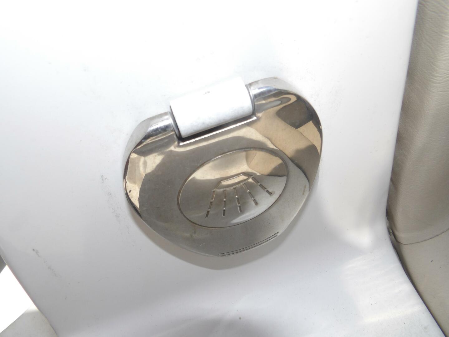 Slide: The Image of NauticStar 223DC Sport Deck 2017 - 4643542