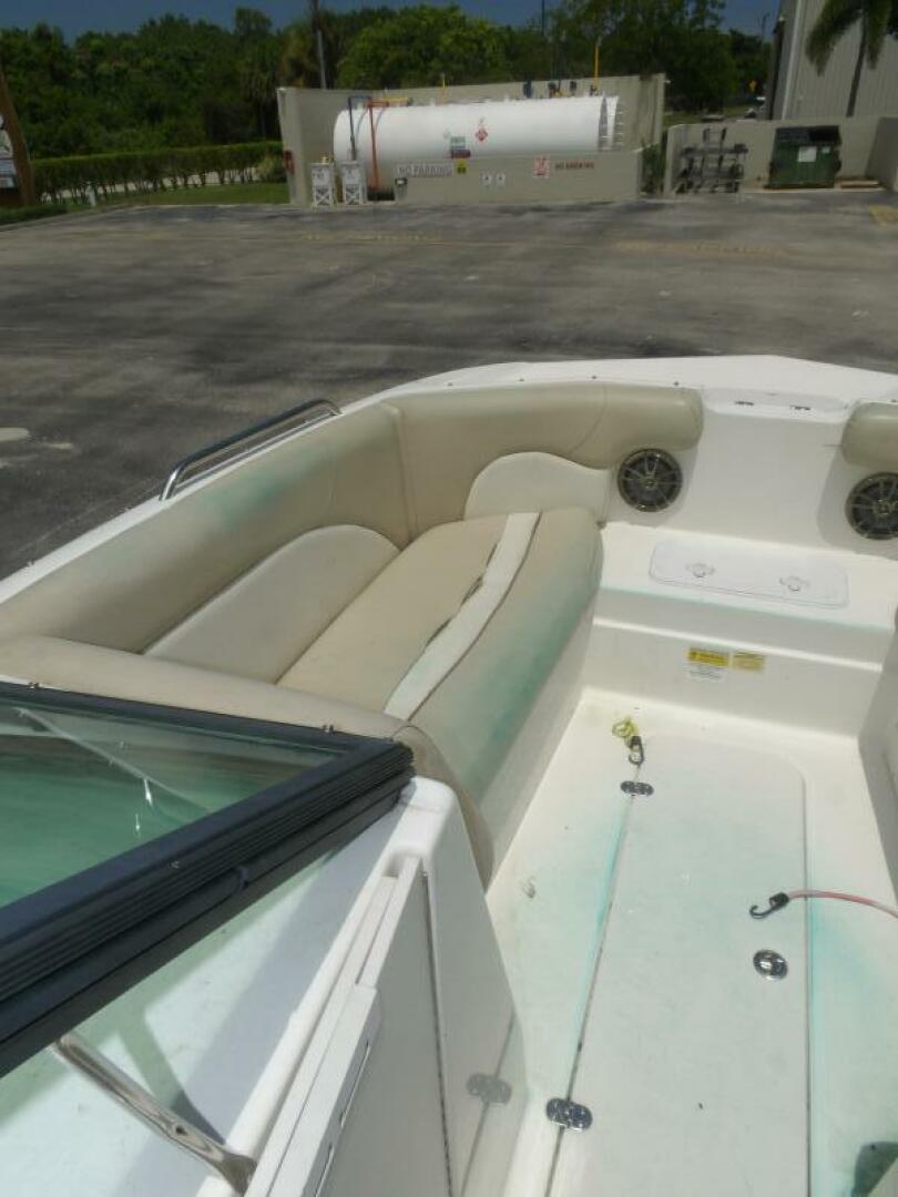 Slide: The Image of NauticStar 223DC Sport Deck 2017 - 4643545