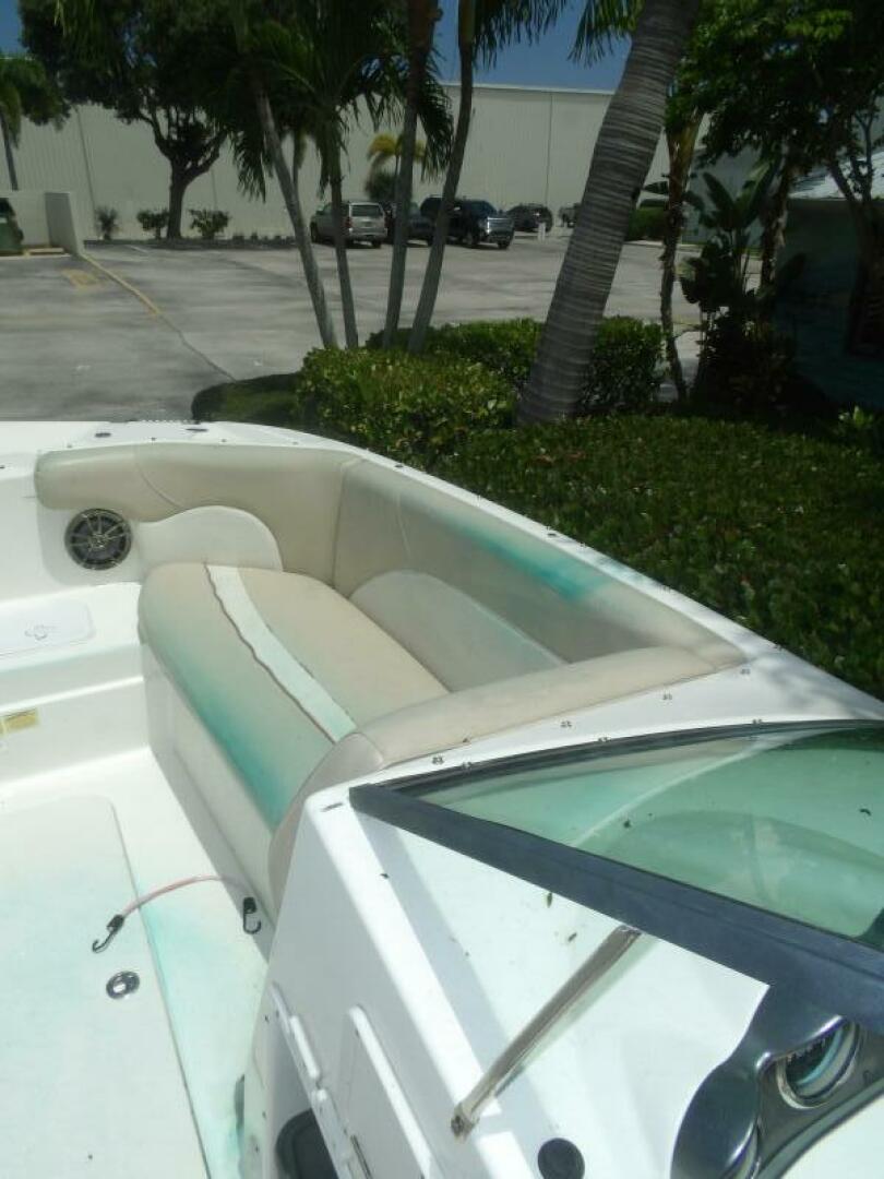 Slide: The Image of NauticStar 223DC Sport Deck 2017 - 4643546