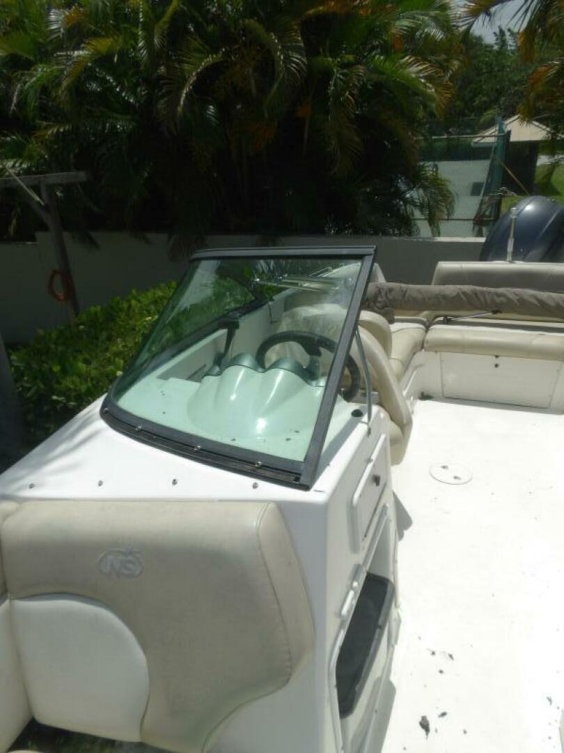 Slide: The Image of NauticStar 223DC Sport Deck 2017 - 4643548