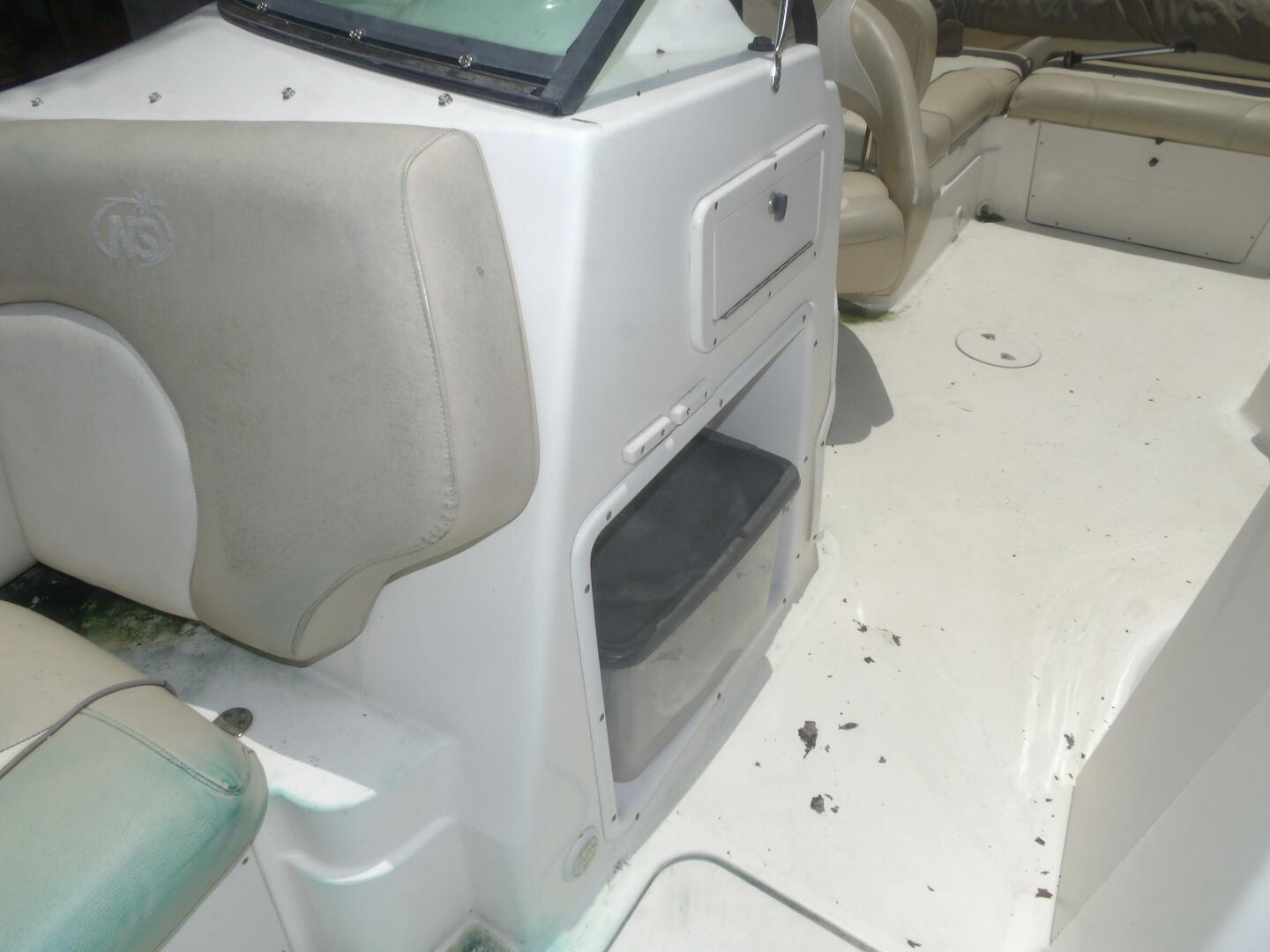 Slide: The Image of NauticStar 223DC Sport Deck 2017 - 4643549