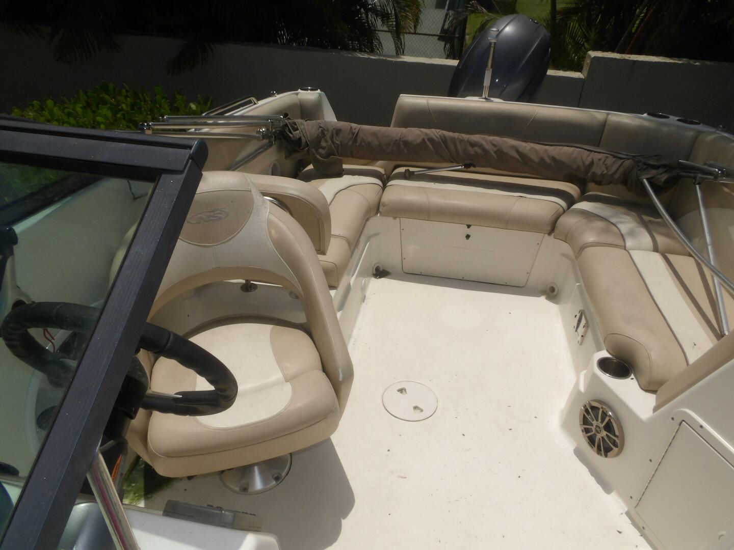 Slide: The Image of NauticStar 223DC Sport Deck 2017 - 4643550