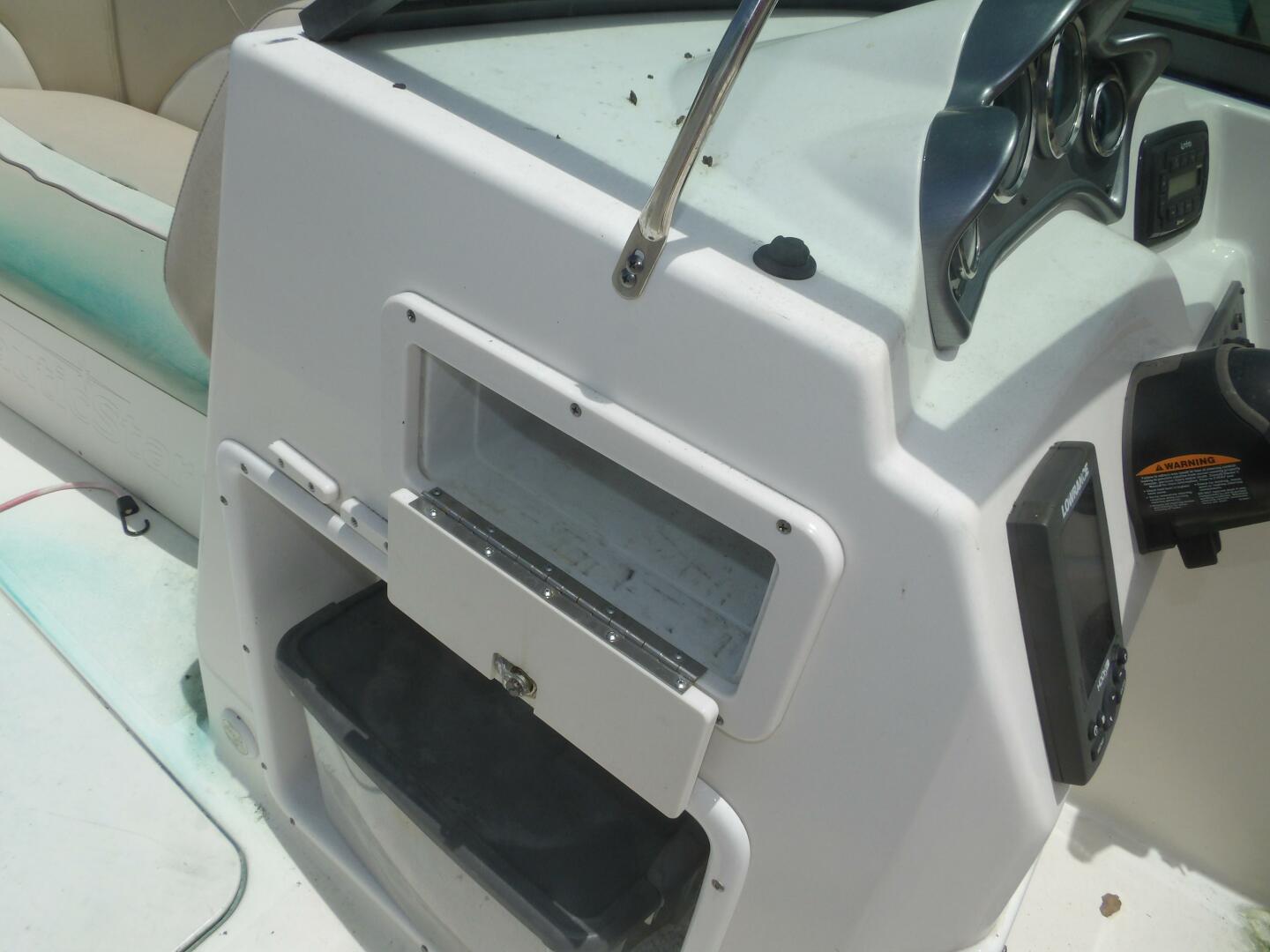 Slide: The Image of NauticStar 223DC Sport Deck 2017 - 4643557