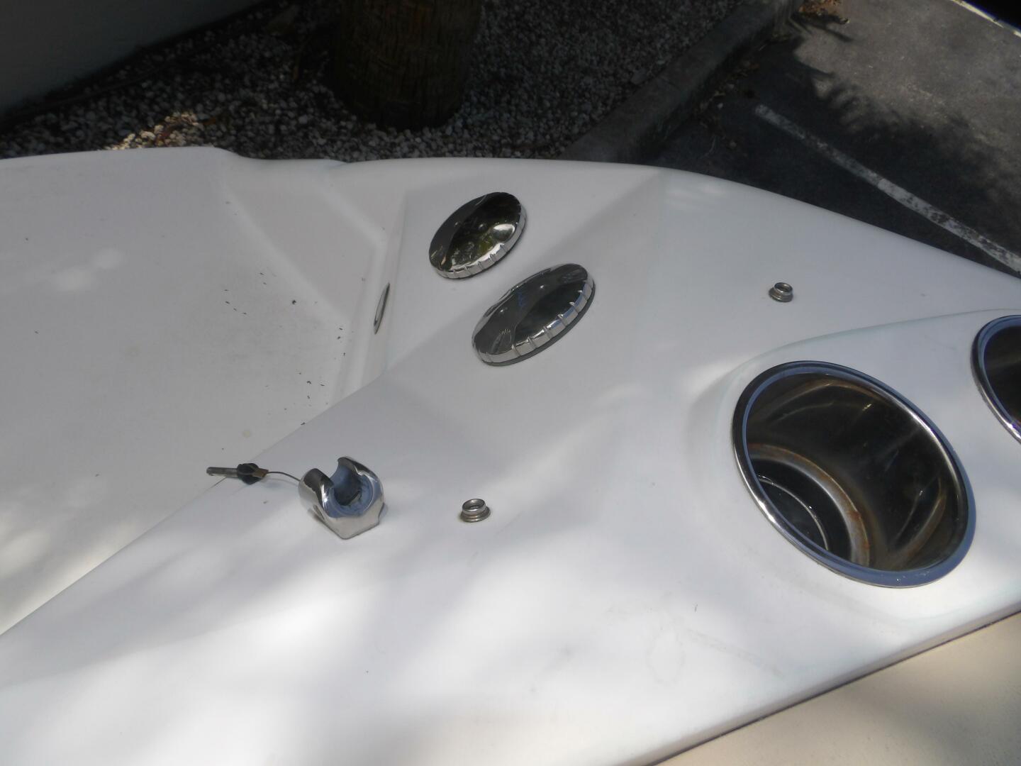 Slide: The Image of NauticStar 223DC Sport Deck 2017 - 4643593