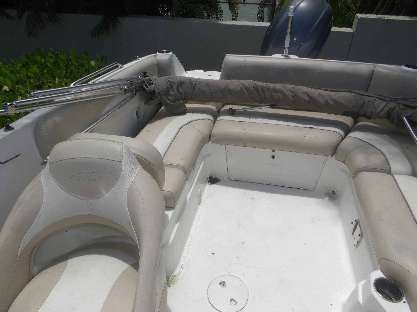 Slide: The Image of NauticStar 223DC Sport Deck 2017 - 4643595