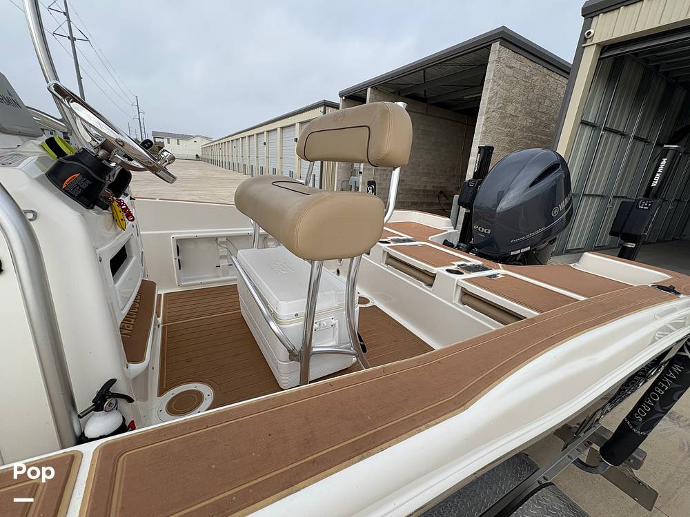 Slide: The Image of Leaning Post With Storage And Removable Cooler - 15368418