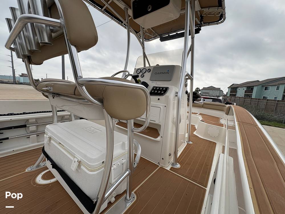 Slide: The Image of Leaning Post With Storage - 15368436