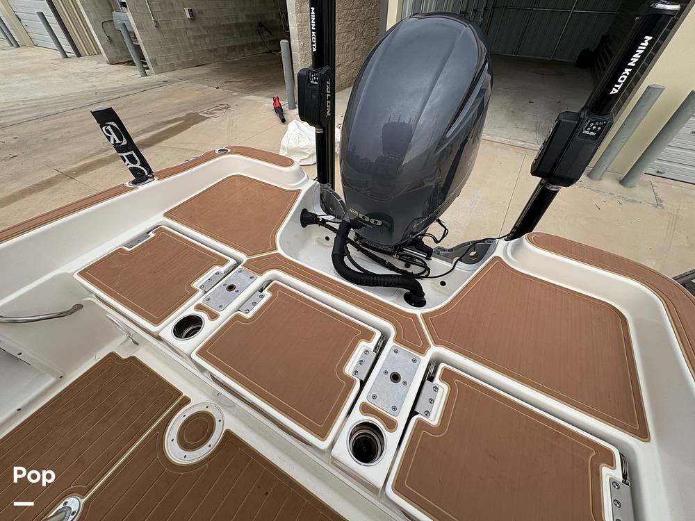 Slide: The Image of Folds Down Passenger Seating - 15368444