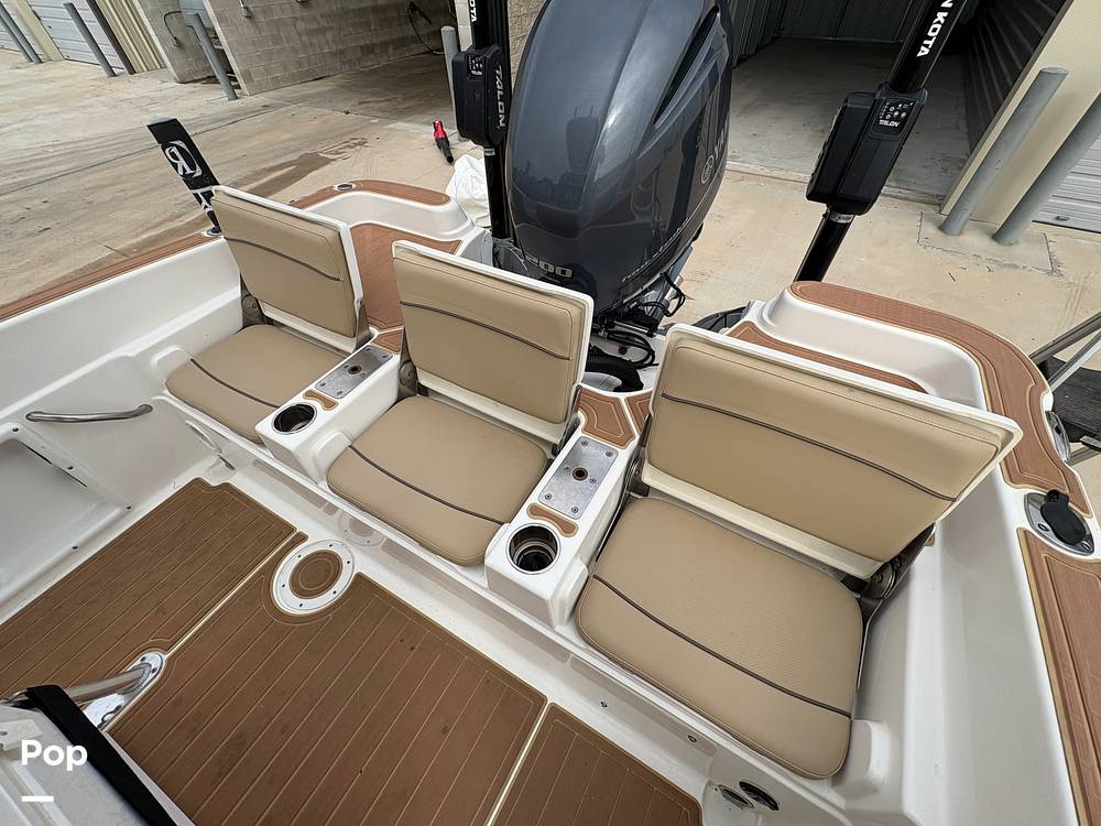 Slide: The Image of Folds Down Passenger Seating - 15368445