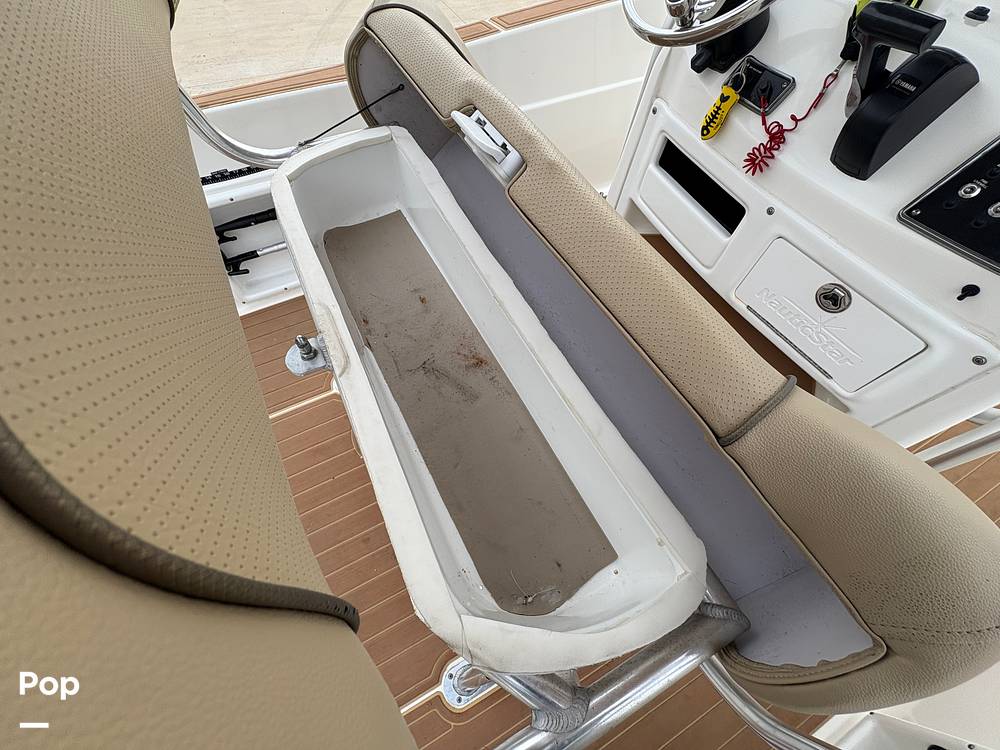 Slide: The Image of Leaning Post With Storage - 15368451