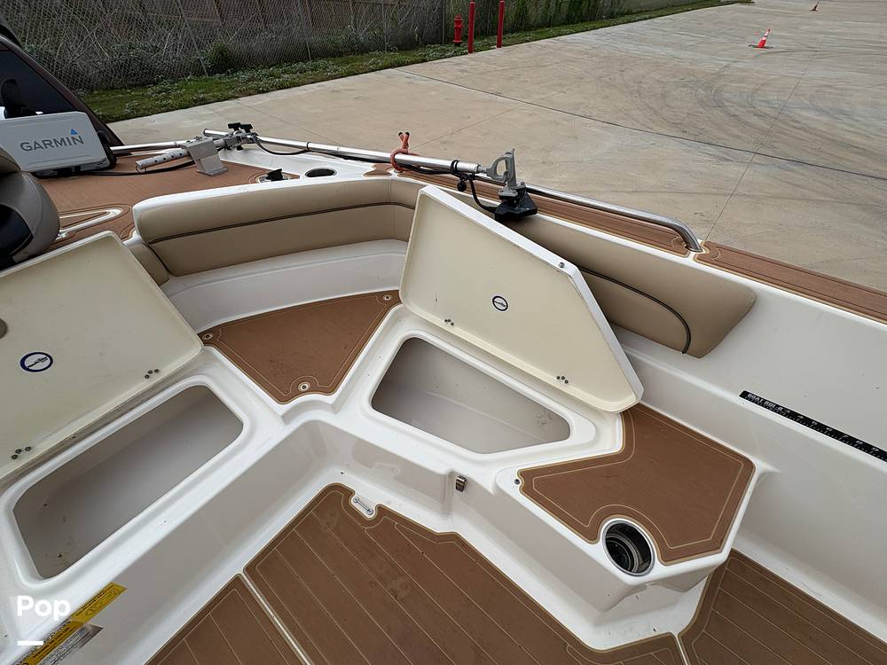 Slide: The Image of Passenger Seating With Storage - 15368459