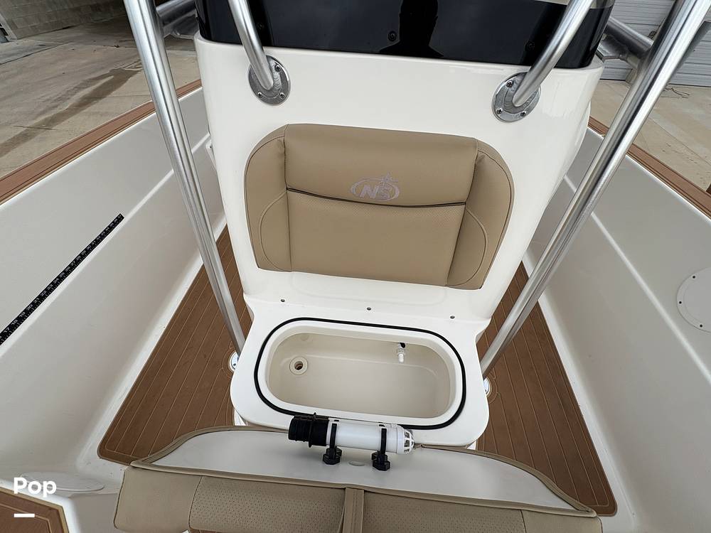 Slide: The Image of Passenger Seating With Backrest/live Well/bait Well - 15368455