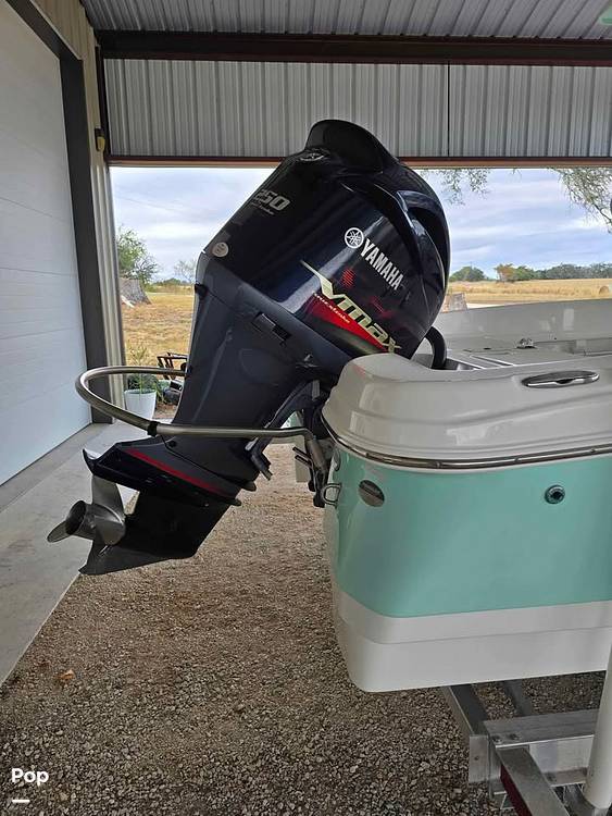Slide: The Image of 2021 Yamaha 250HP Engine - 15039739