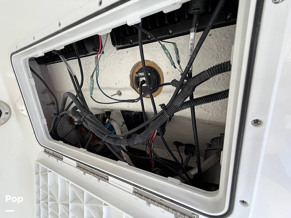 Slide: The Image of NauticStar 242 OSL 2024 - 15382292