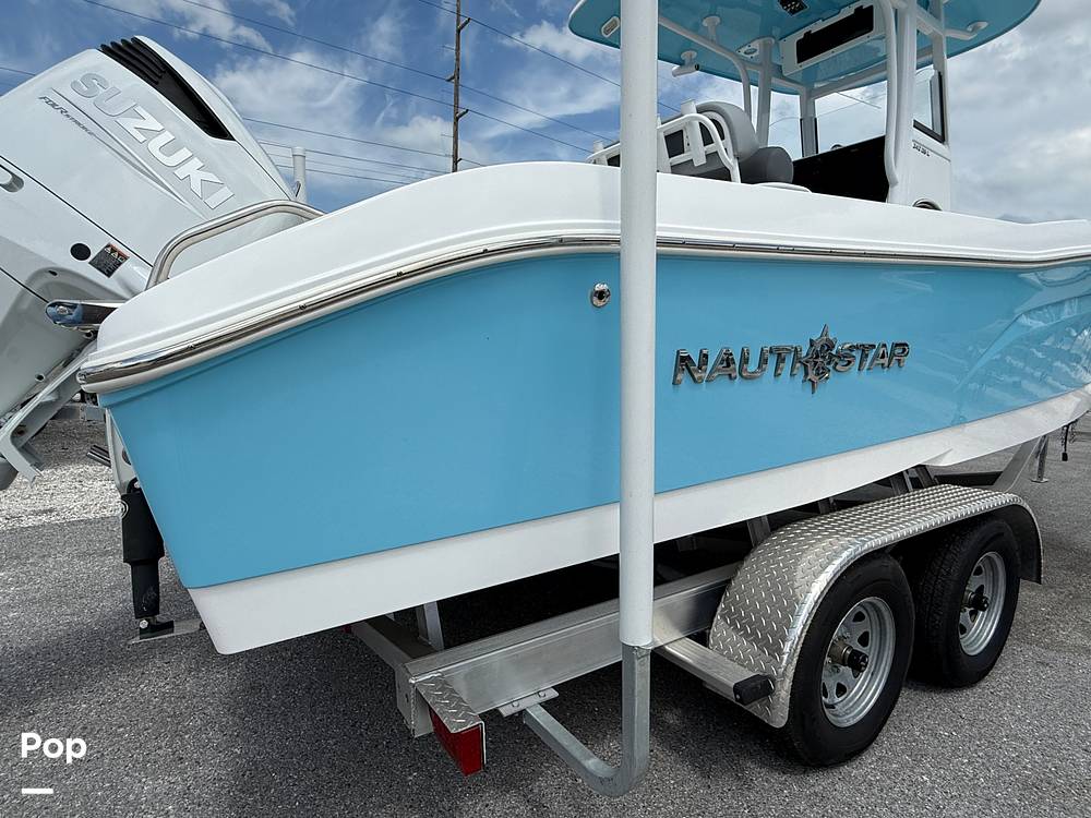 Slide: The Image of NauticStar 242 OSL 2024 - 15382307