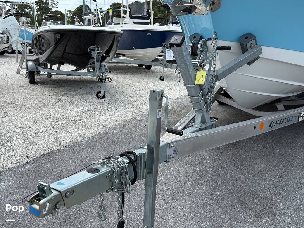 Slide: The Image of NauticStar 242 OSL 2024 - 15382314