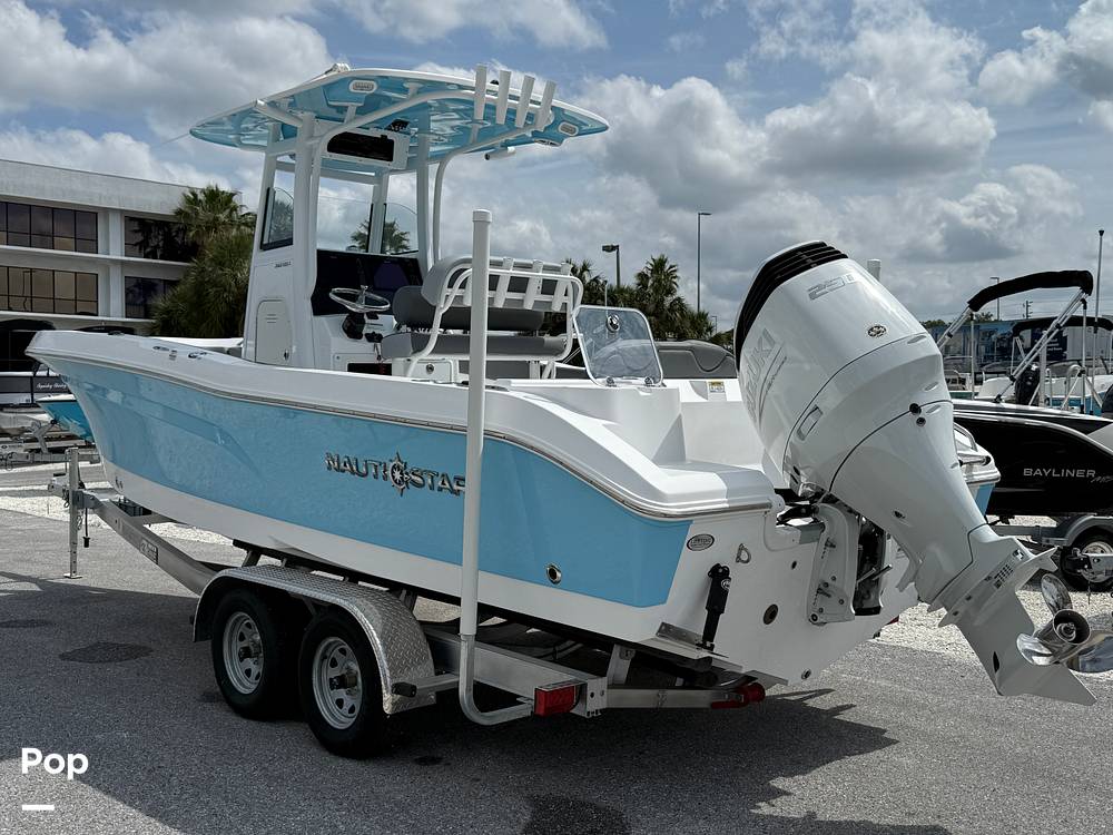 Slide: The Image of NauticStar 242 OSL 2024 - 15382205