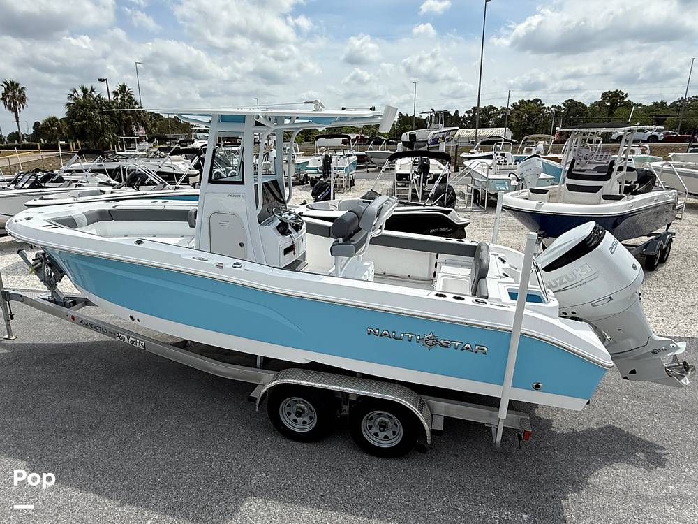 Slide: The Image of NauticStar 242 OSL 2024 - 15382216