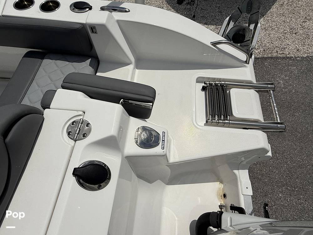 Slide: The Image of NauticStar 242 OSL 2024 - 15382226