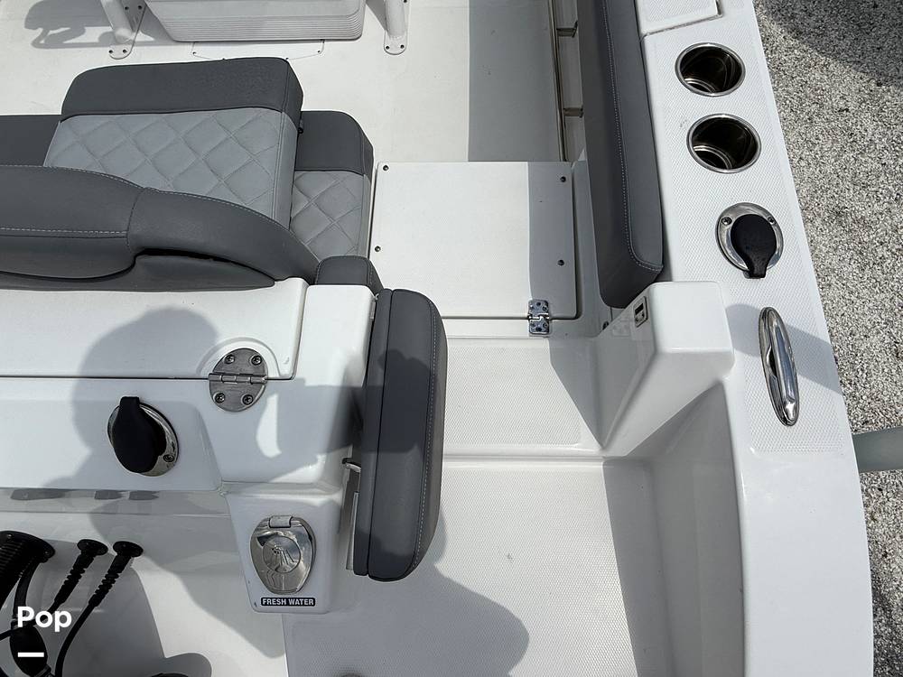 Slide: The Image of NauticStar 242 OSL 2024 - 15382228