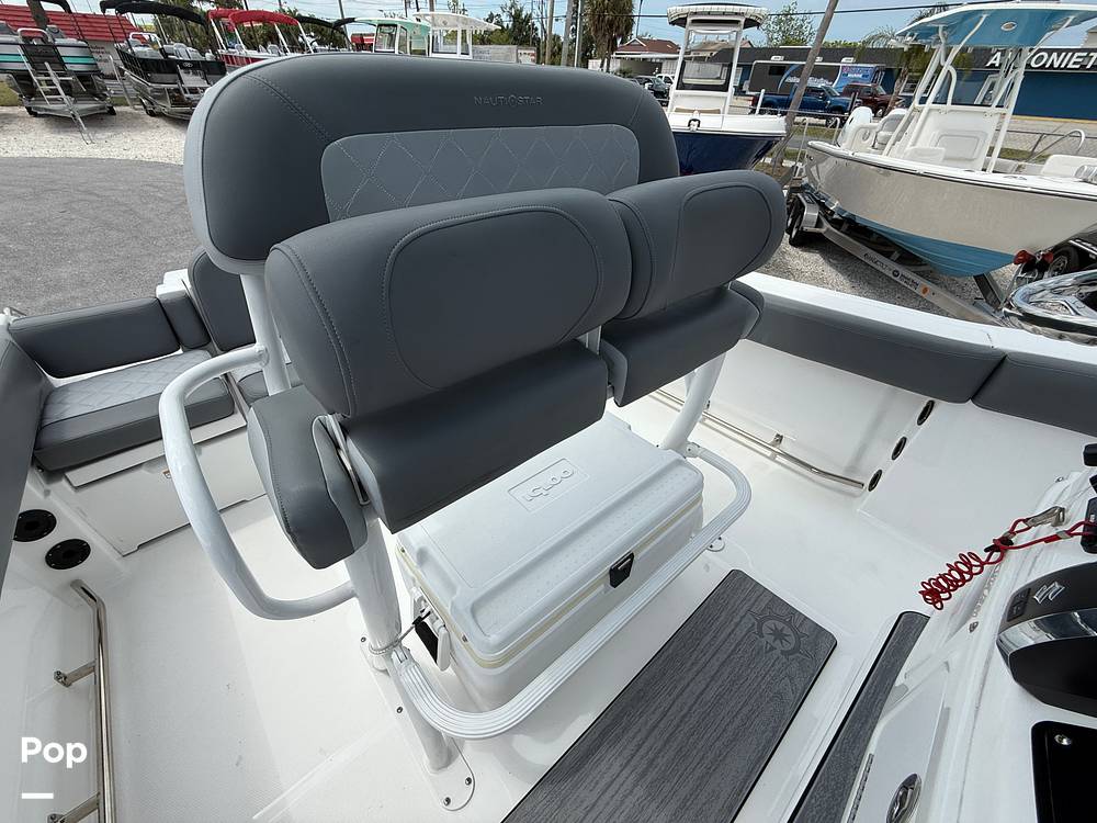 Slide: The Image of NauticStar 242 OSL 2024 - 15382251