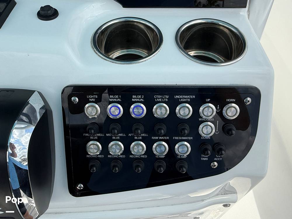 Slide: The Image of NauticStar 242 OSL 2024 - 15382261