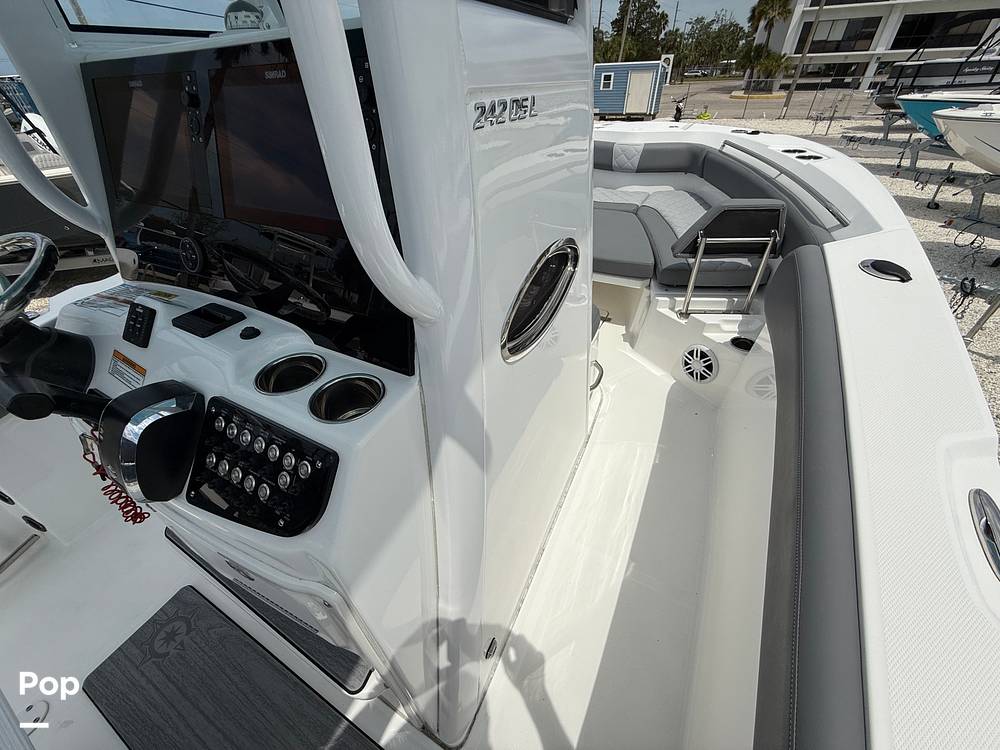 Slide: The Image of NauticStar 242 OSL 2024 - 15382265